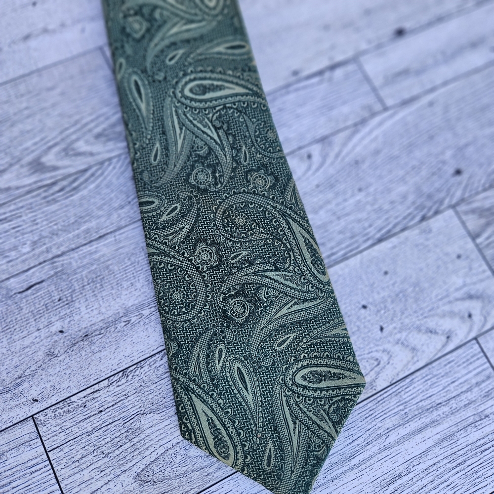 Joseph Abboud 100% Silk Tie Necktie Green Paisley